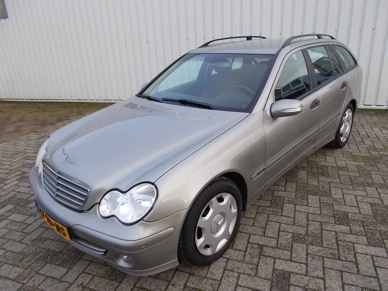 Mercedes-Benz C-Klasse (2005) — foto 1