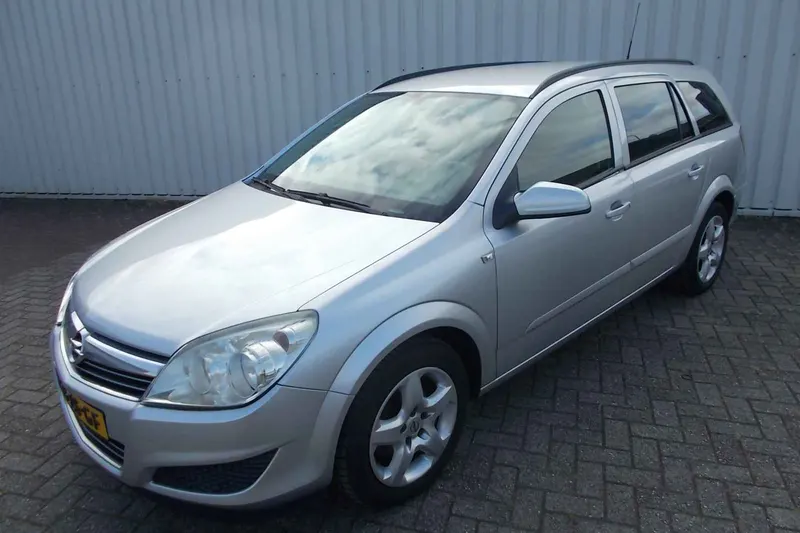 Opel Astra (2008)