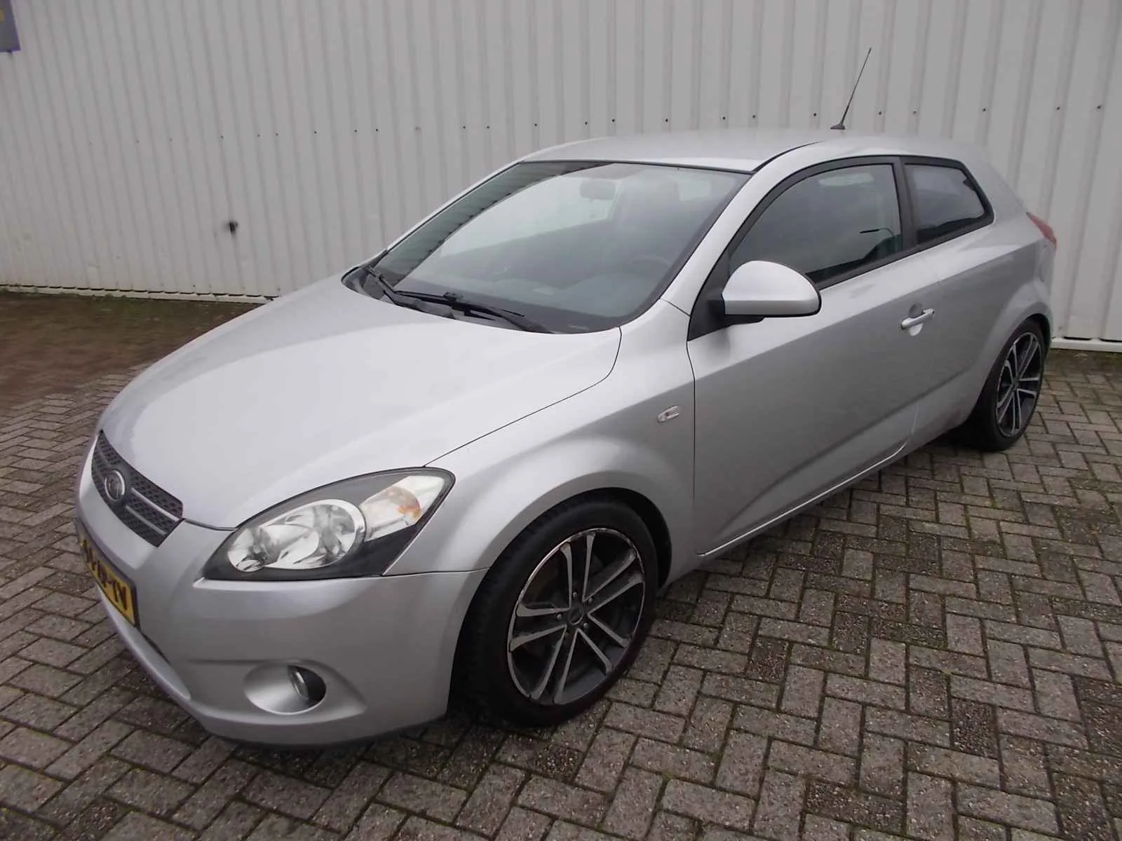 Kia ProCeed (2008) — foto 1