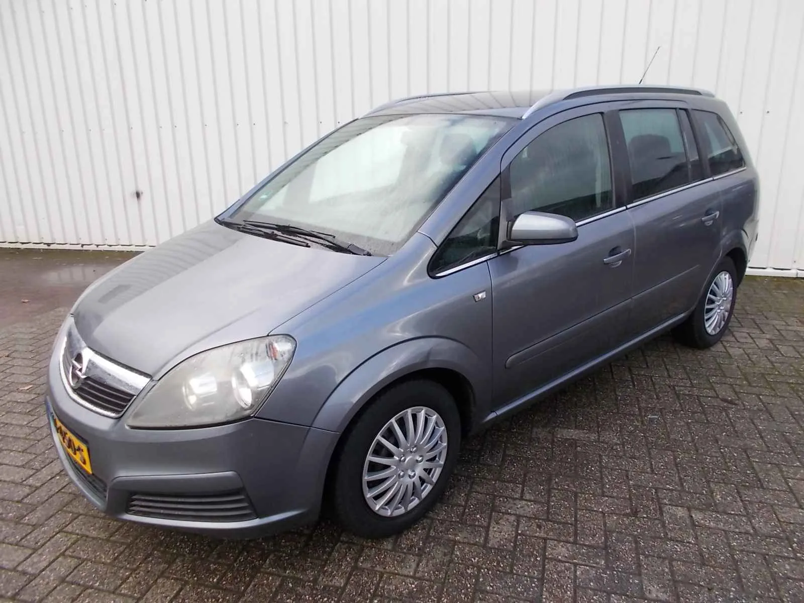 Opel Zafira (2006) — foto 1