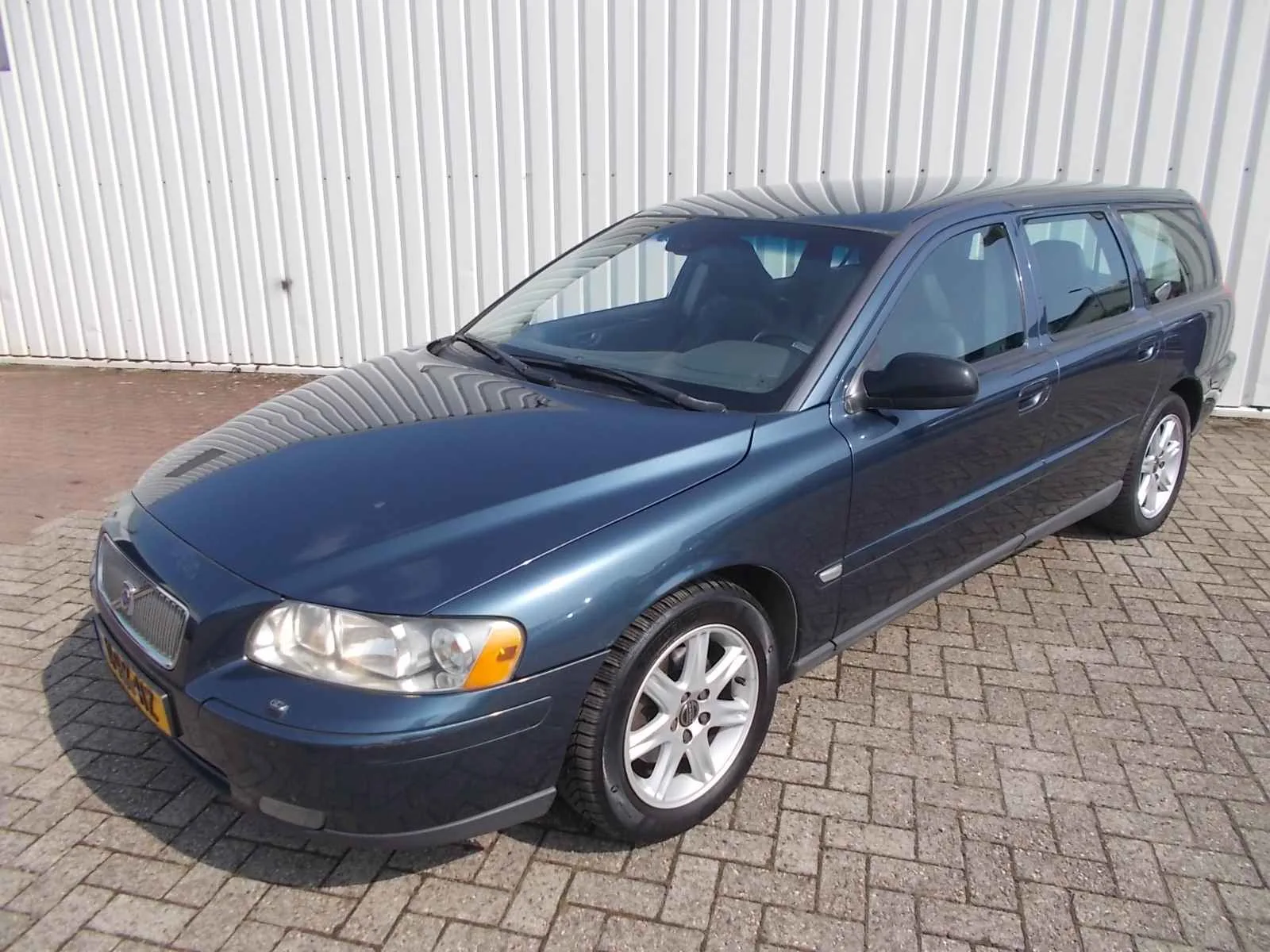 Volvo V70 (2005) — foto 1