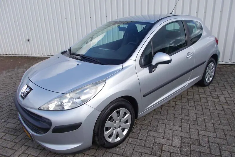 Peugeot 207 (2008)