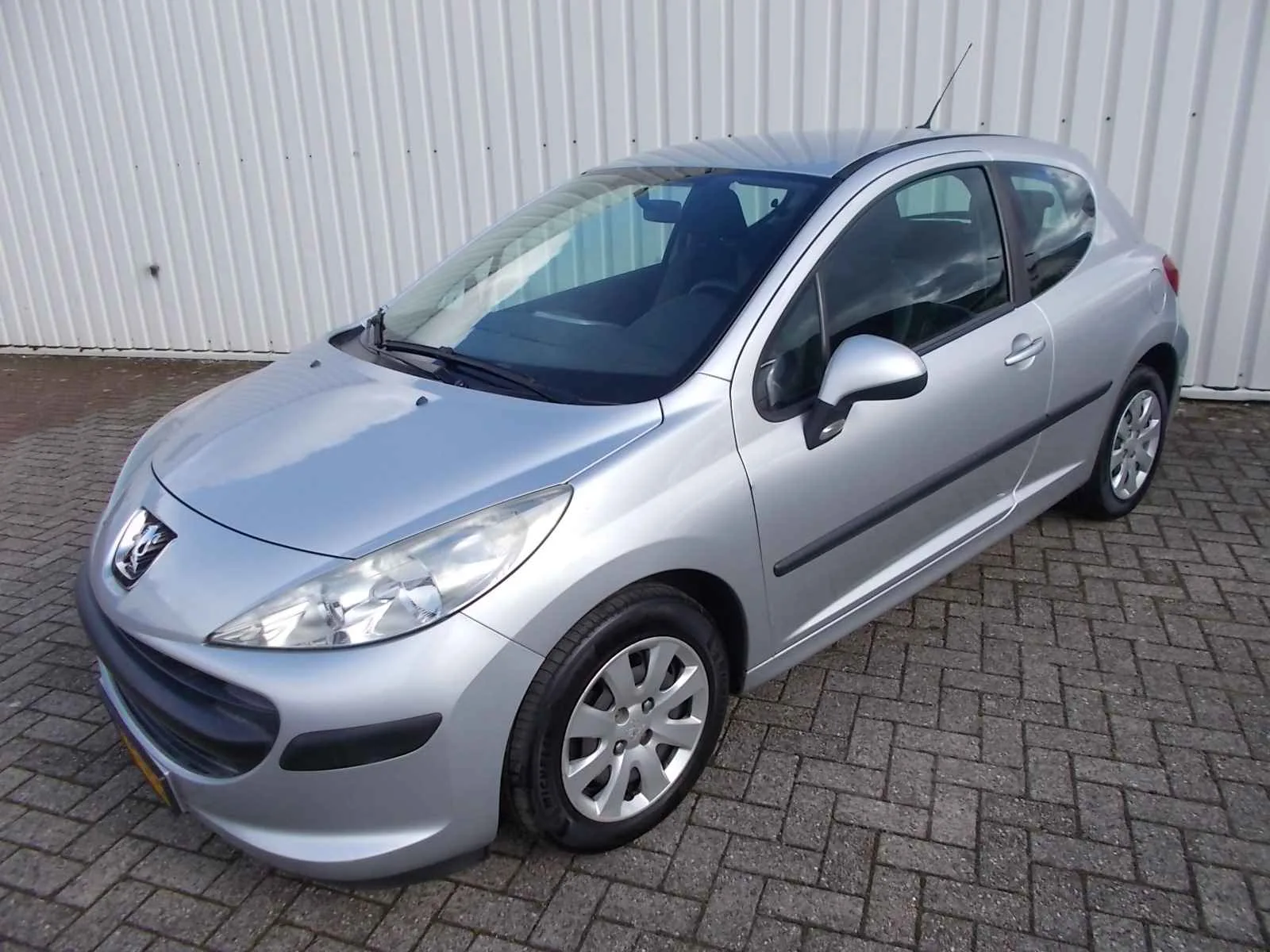 Peugeot 207 (2008) — foto 1