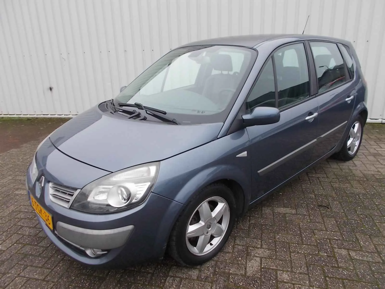 Renault Scénic (2009) — foto 1