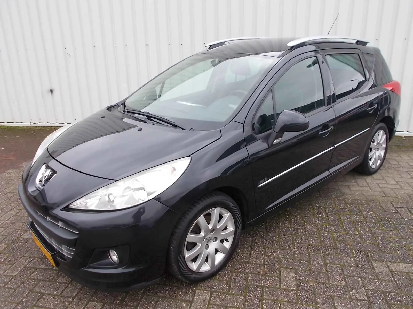Peugeot 207 (2011) — foto 1
