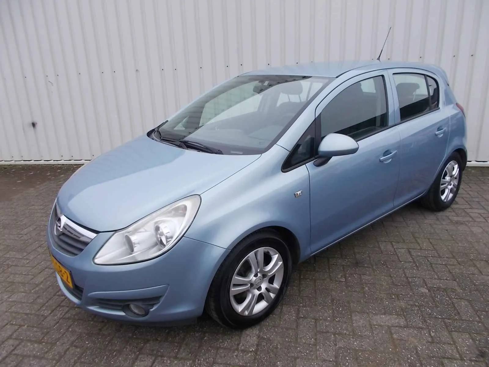 Opel Corsa (2010) — foto 1