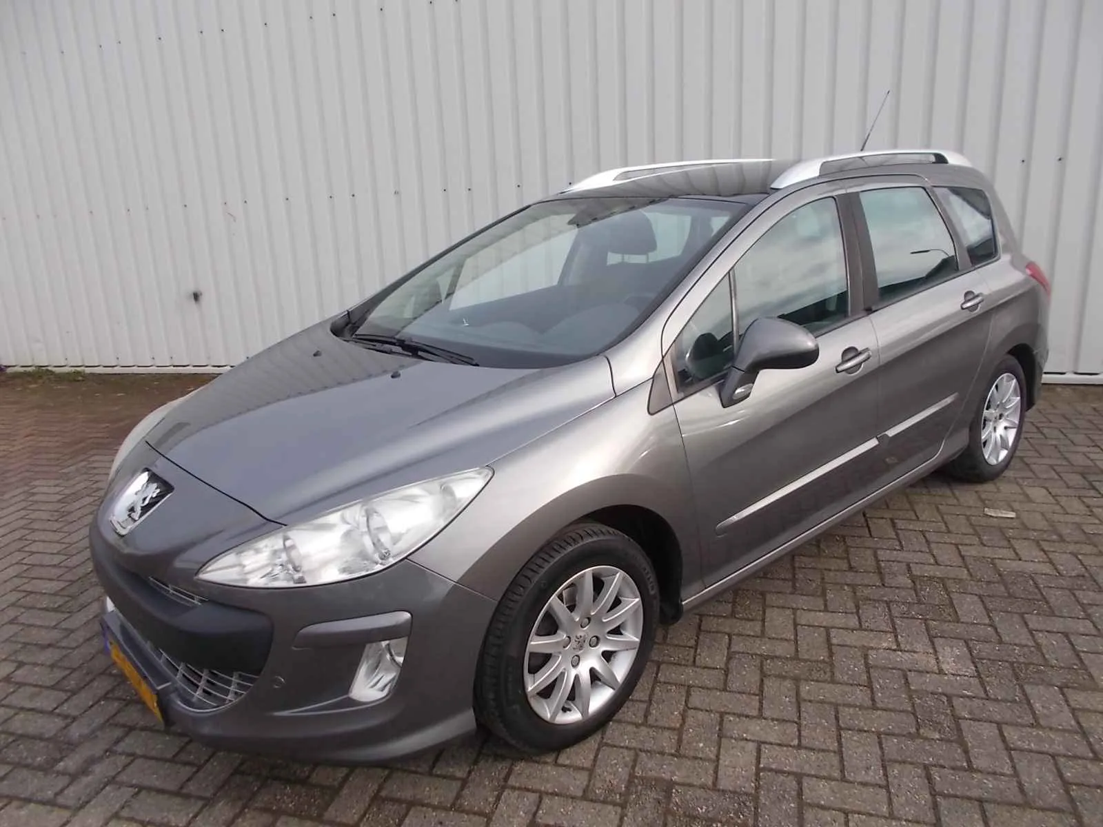 Peugeot 308 (2008) — foto 1