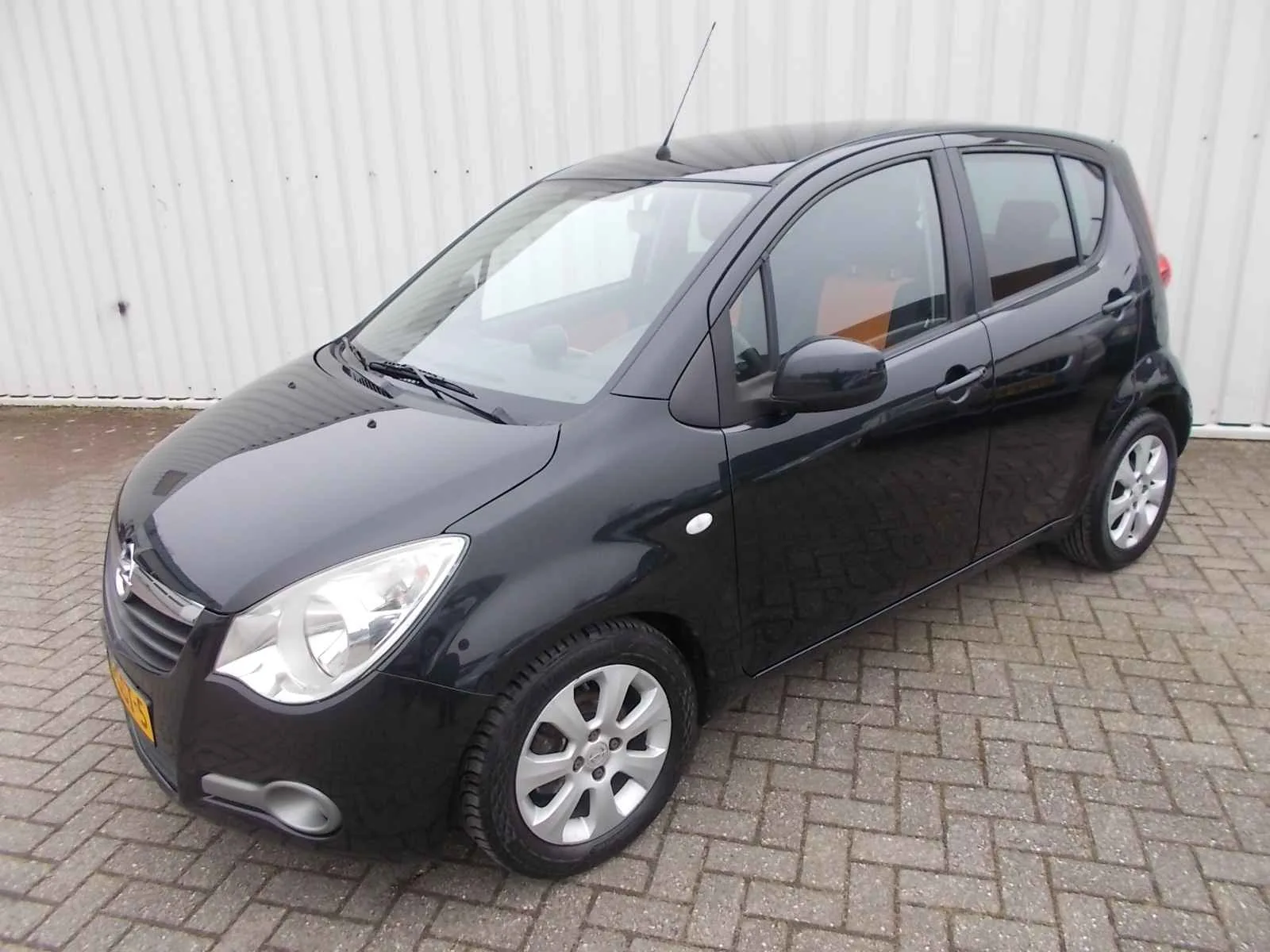 Opel Agila (2008) — foto 1