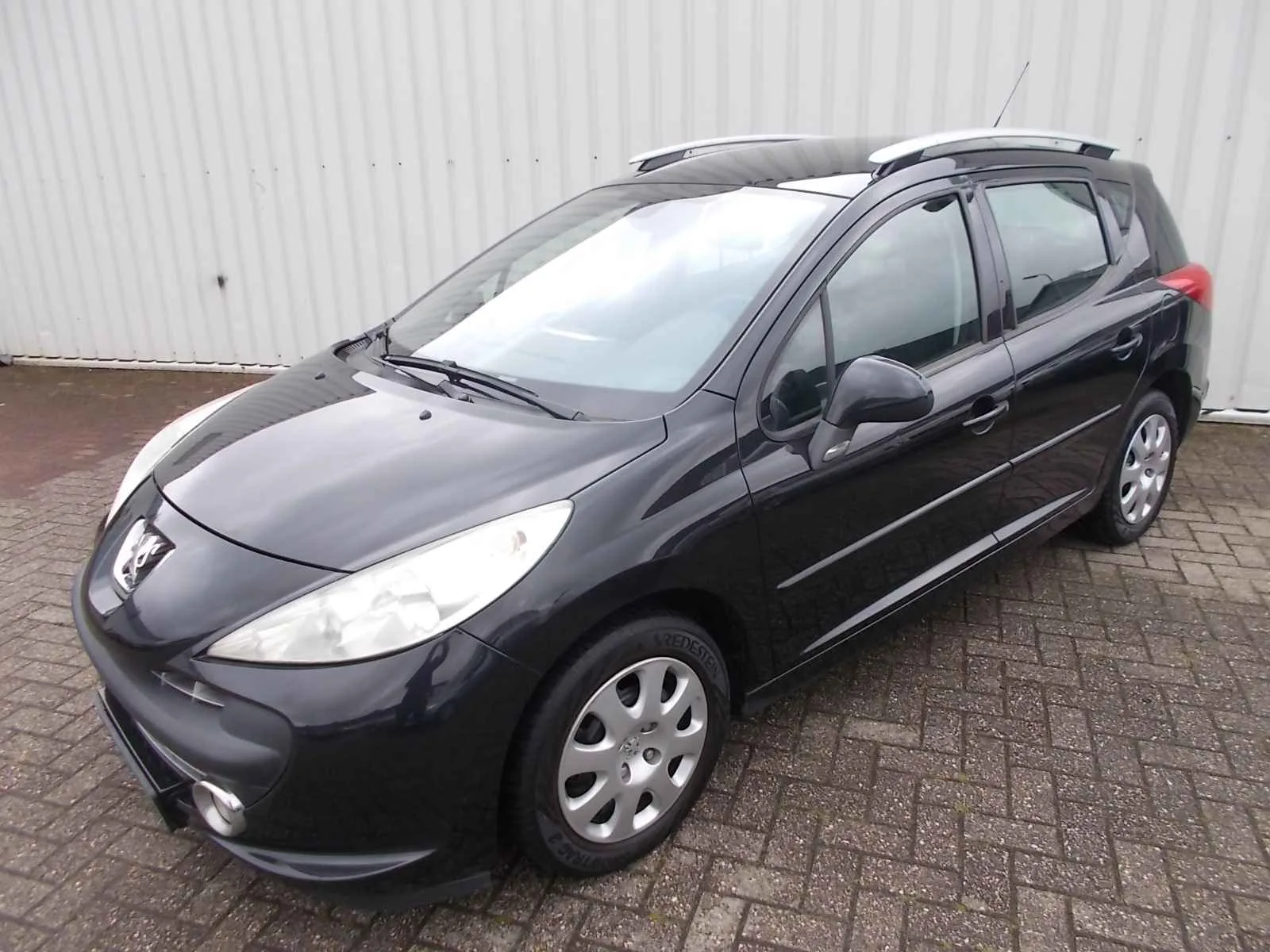 Peugeot 207 (2009) — foto 1
