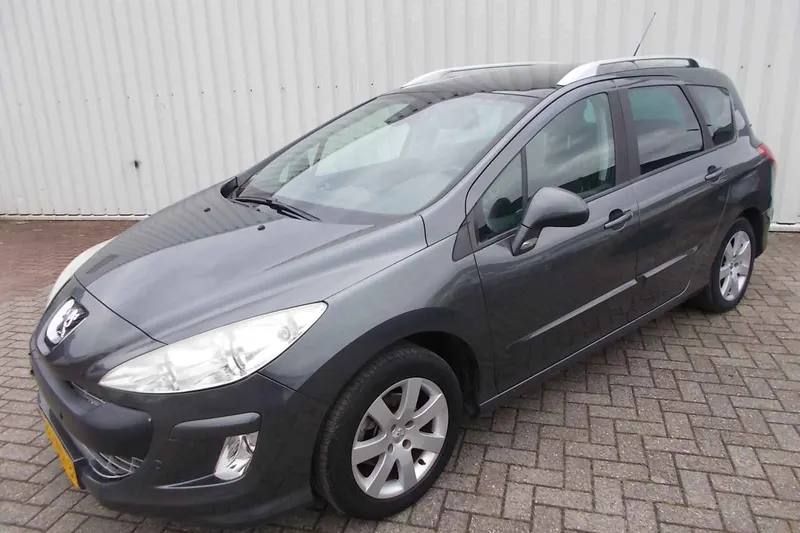 Peugeot 308 (2011)