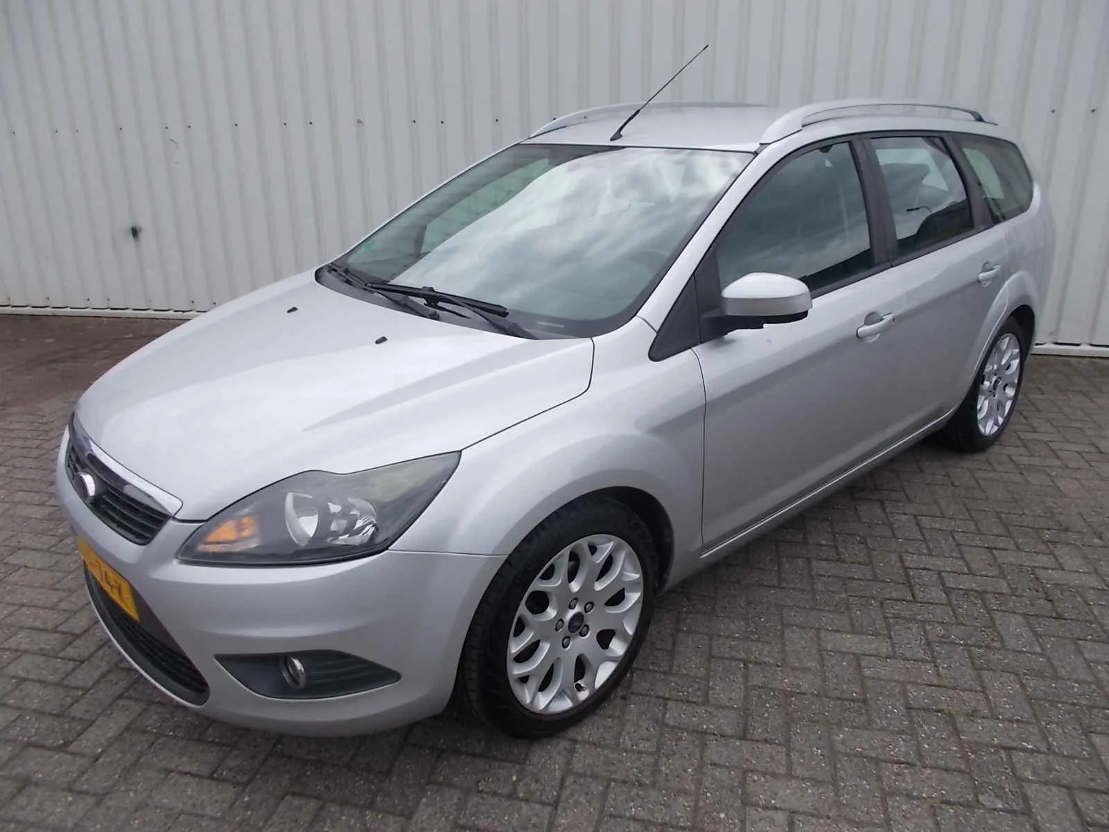 Ford Focus (2010) — foto 1