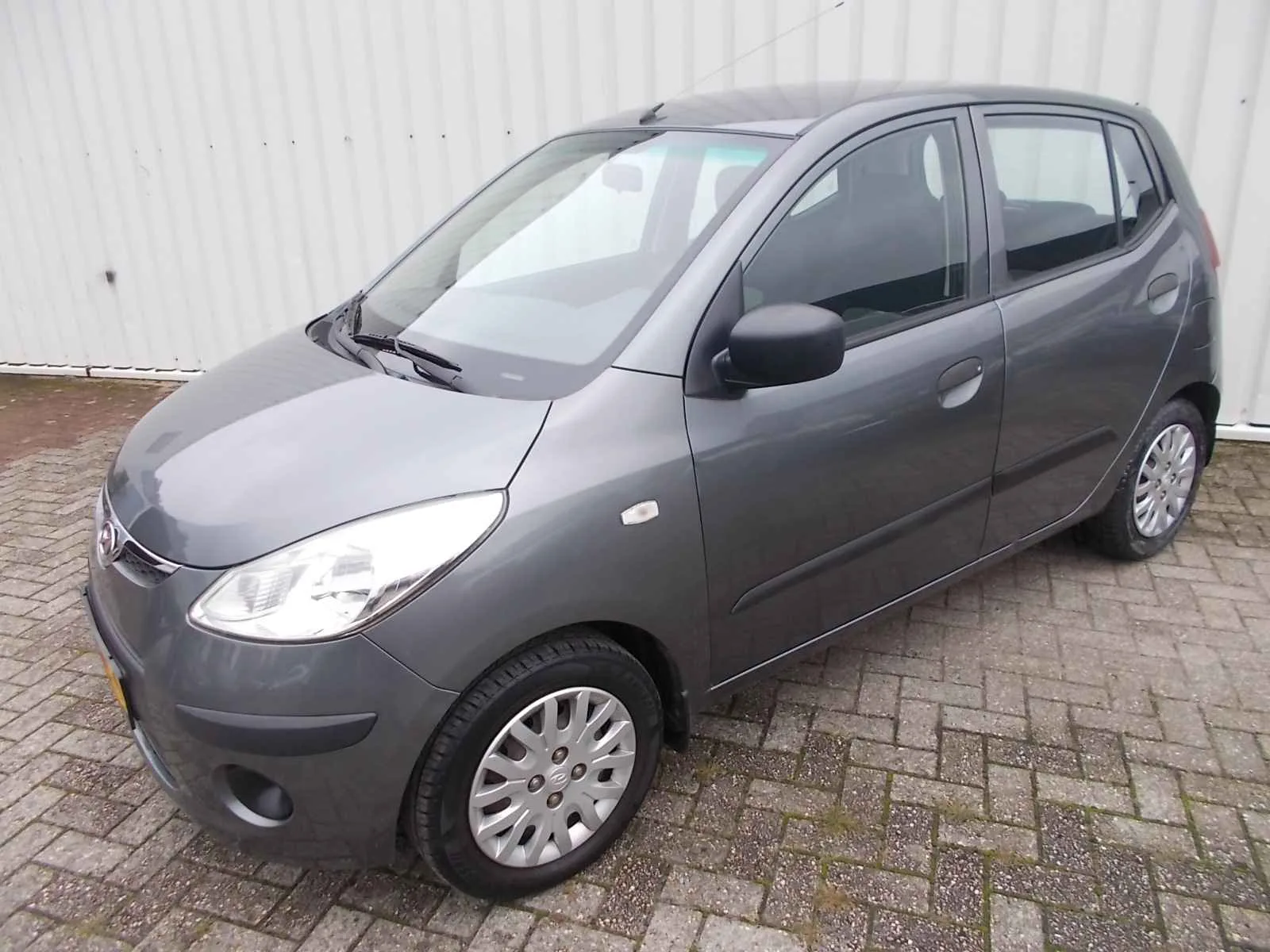 Hyundai i10 (2009) — foto 1