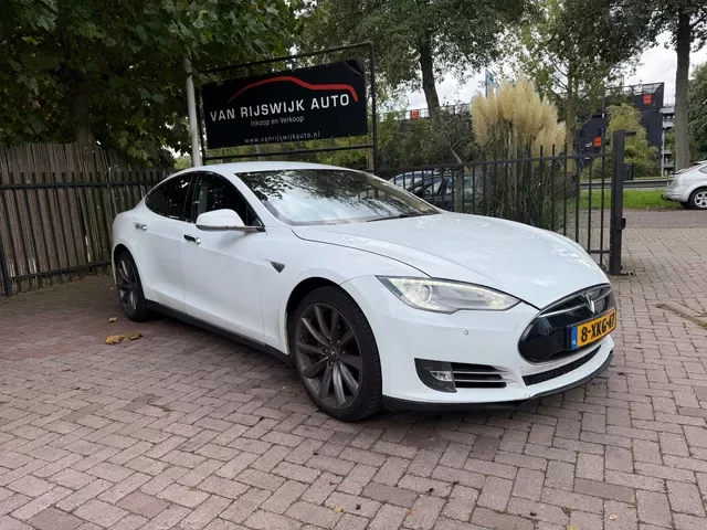 Tesla Model S (2014) — foto 1