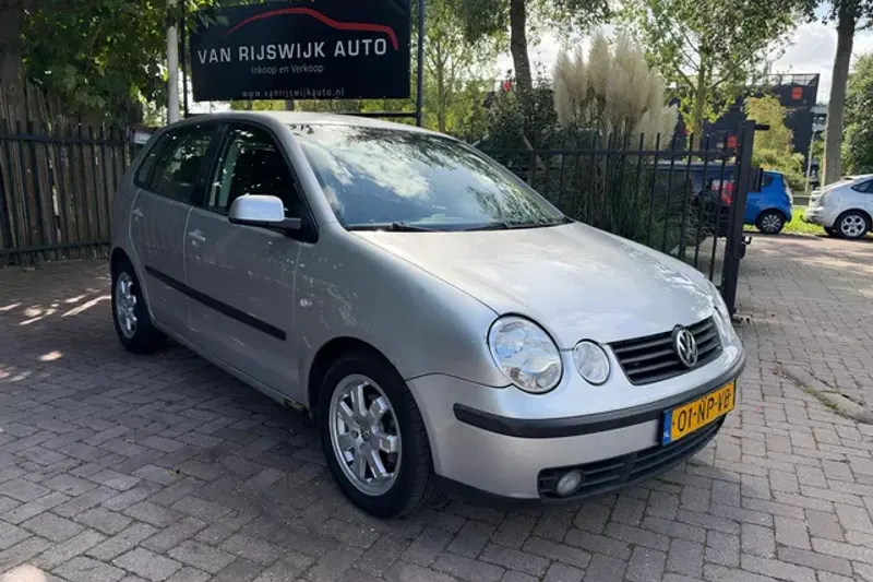 Volkswagen Polo (2004)