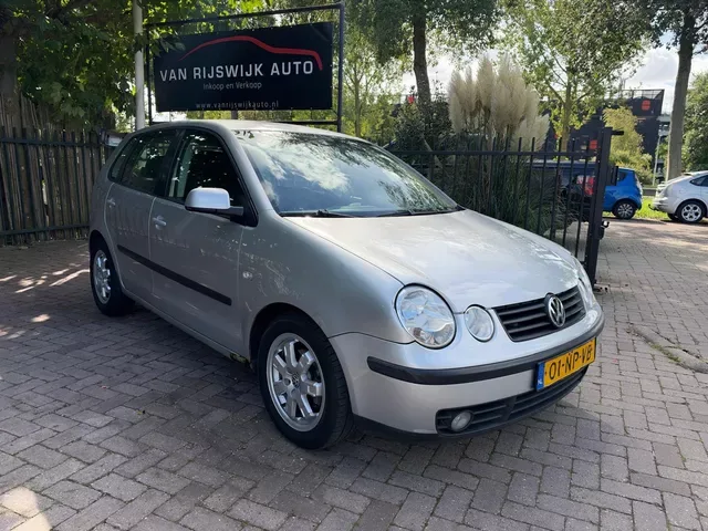 Volkswagen Polo (2004) — foto 1