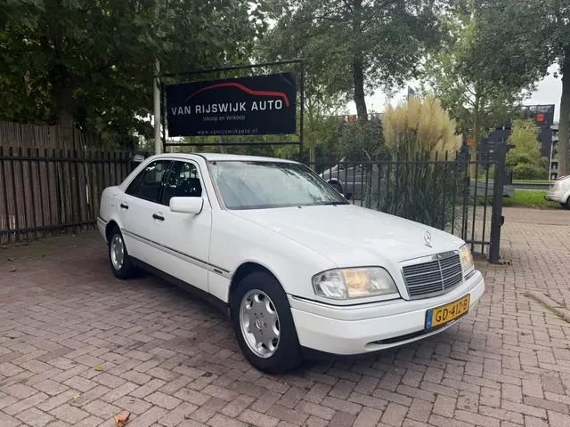 Mercedes-Benz C-Klasse (1996) — foto 1
