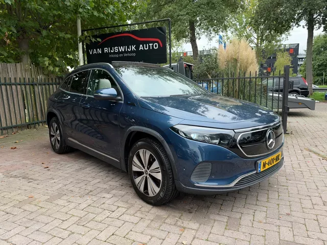 Mercedes-Benz EQA (2021) — foto 1