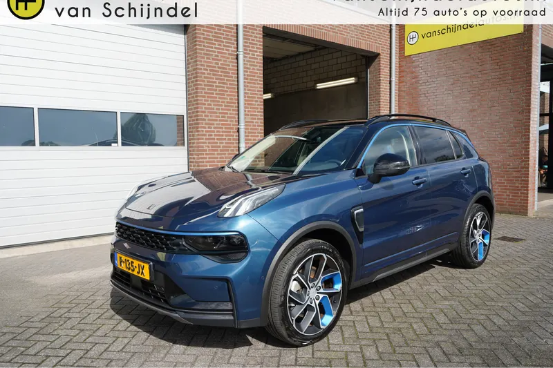 Lynk & Co 01 (2022)