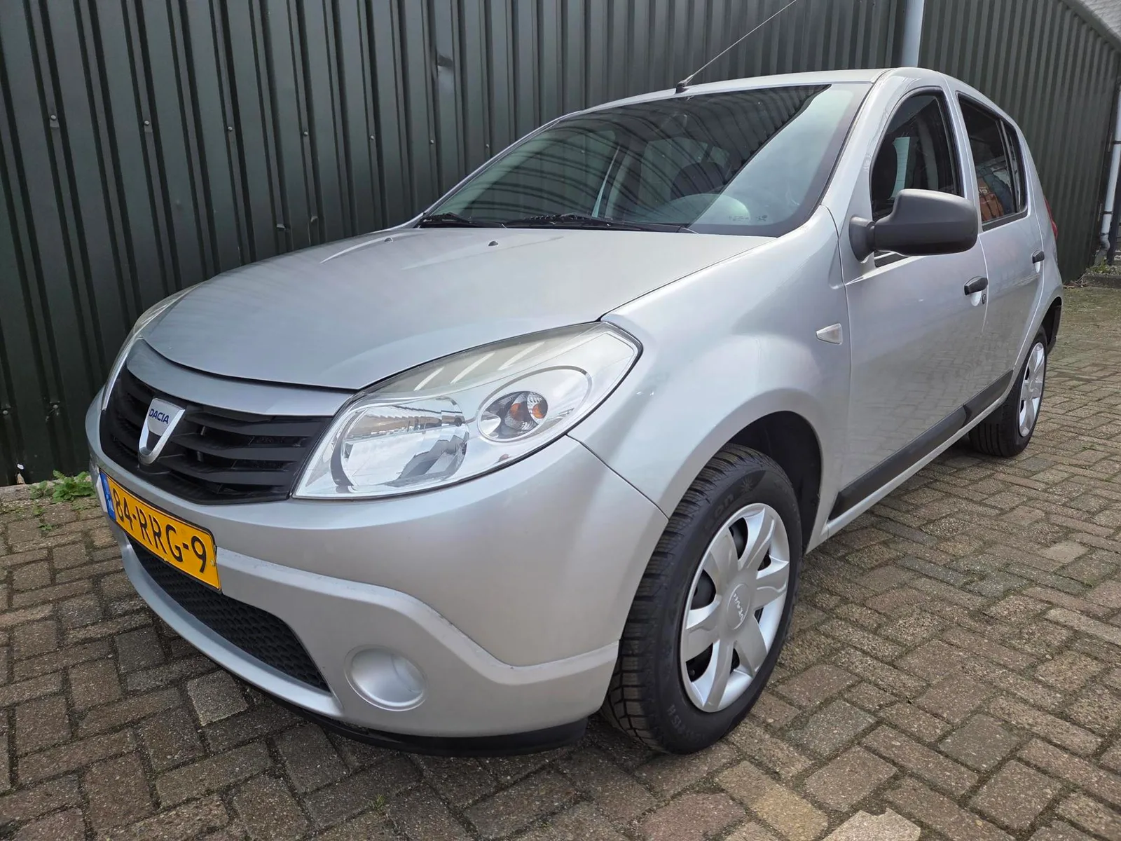 Dacia Sandero (2011) — foto 1