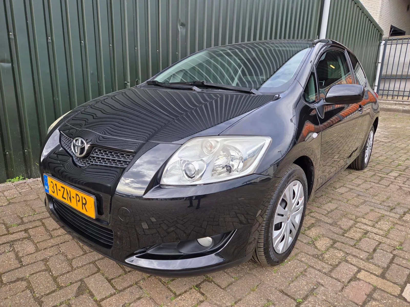 Toyota Auris (2008) — foto 1