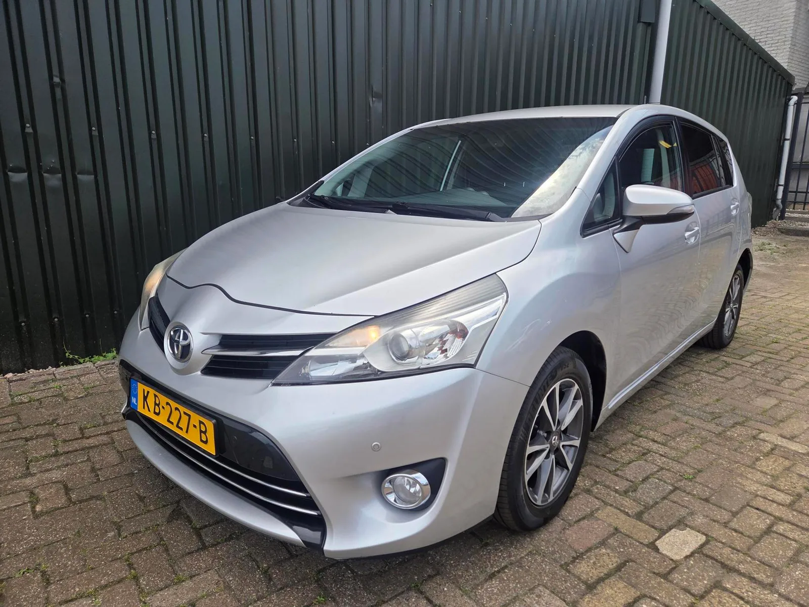 Toyota Verso (2014) — foto 1