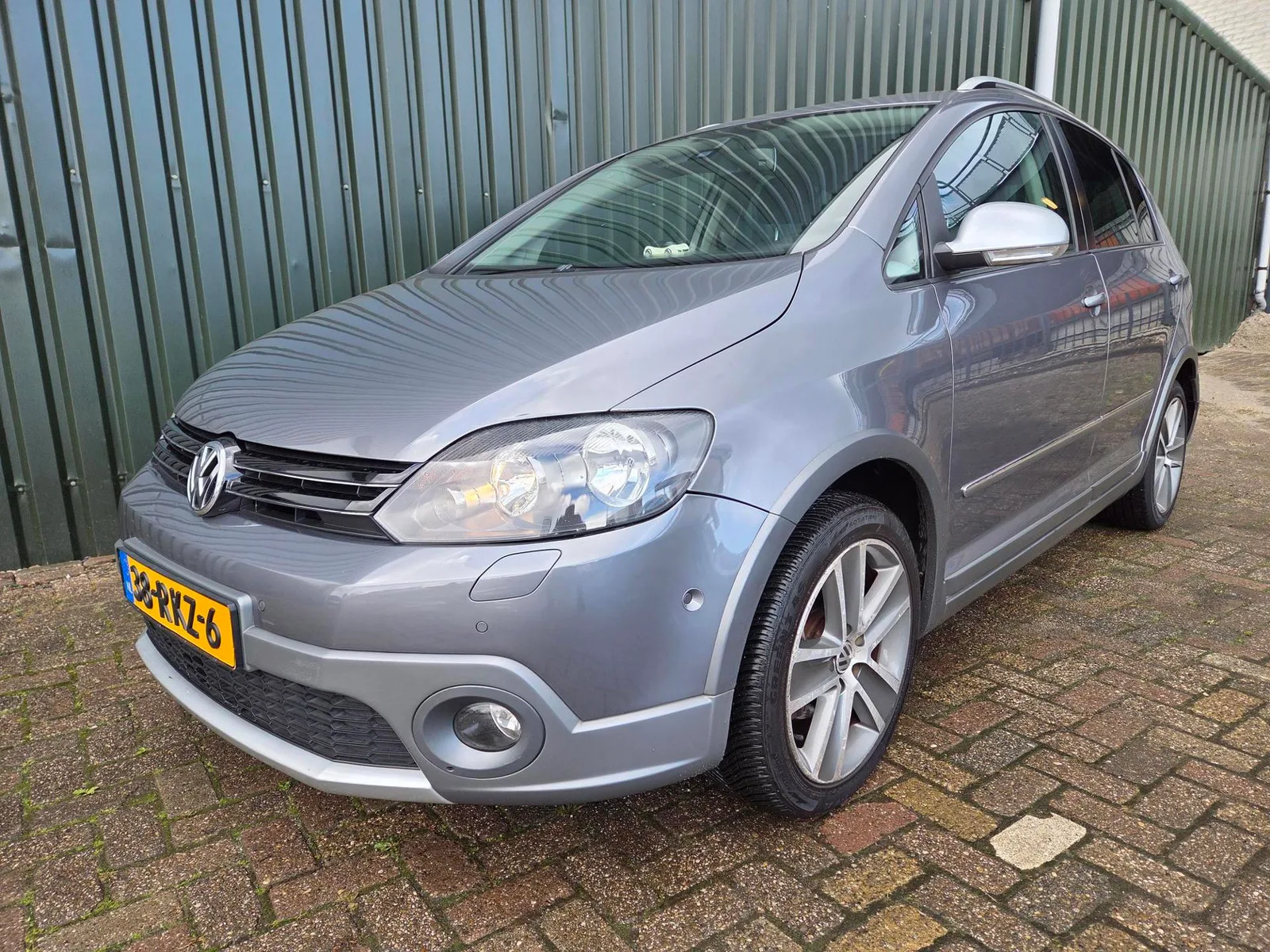 Volkswagen Golf (2010) — foto 1