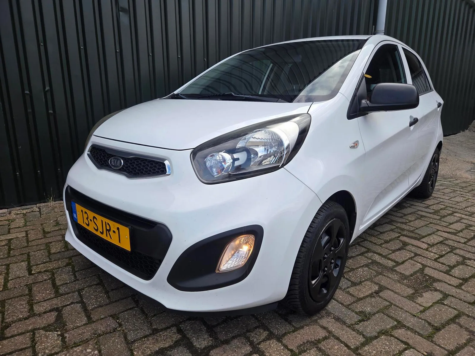 Kia Picanto (2011) — foto 1