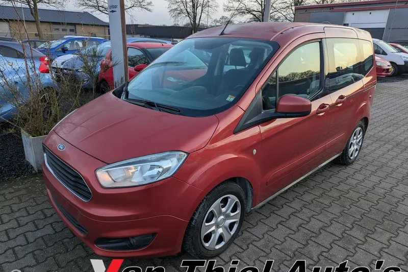 Ford Tourneo Courier (2015)