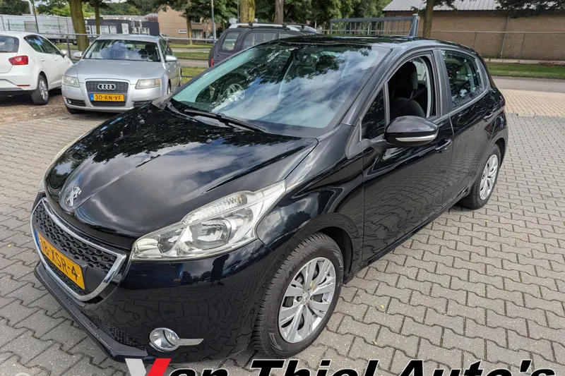 Peugeot 208 (2012)