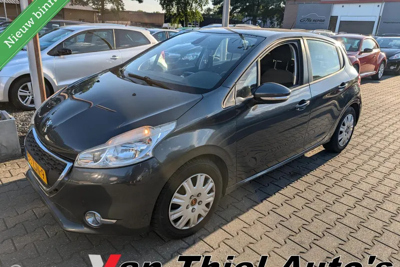 Peugeot 208 (2012)