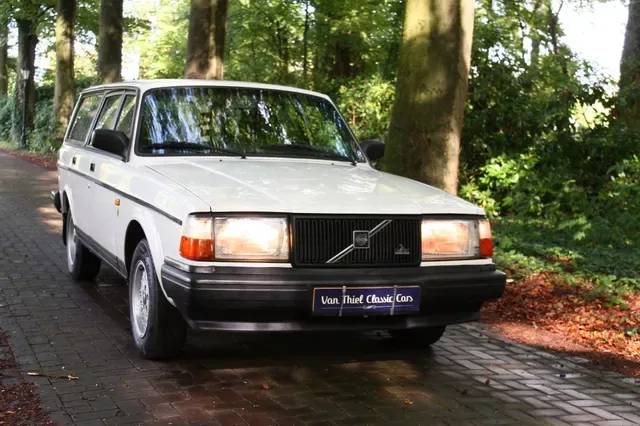 Volvo 240 (1990) — foto 1