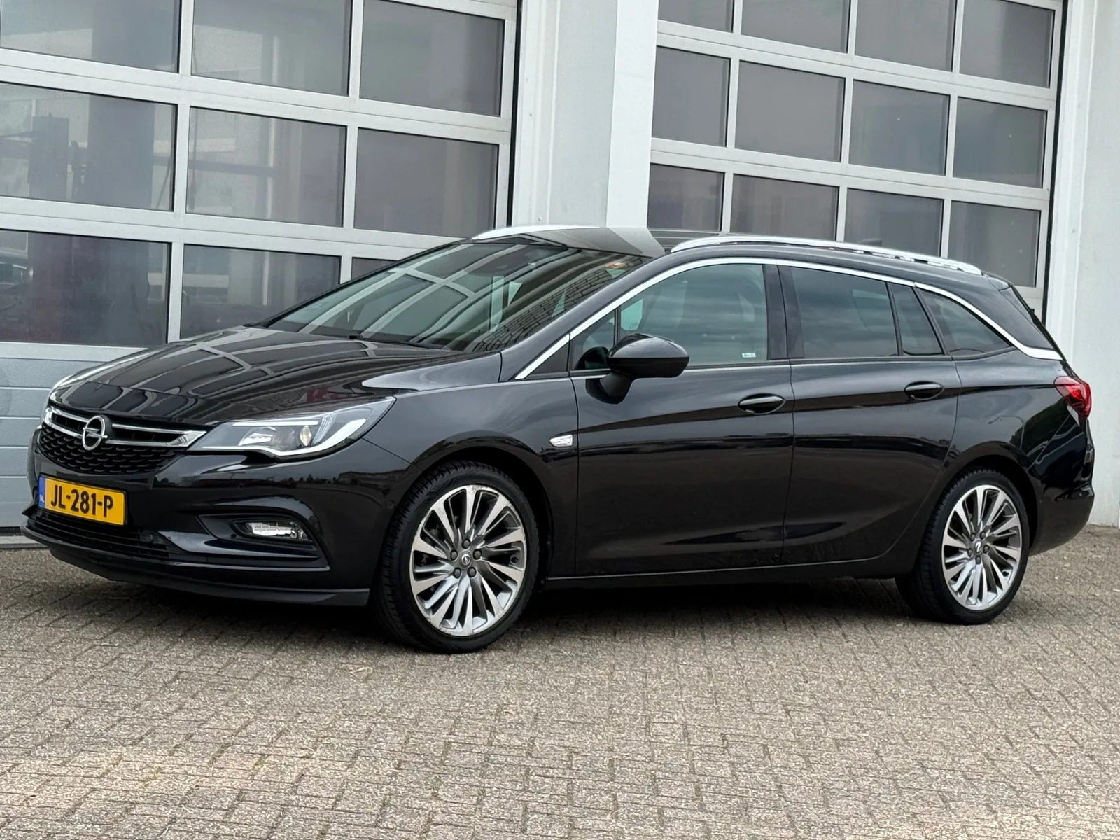 Opel Astra (2016) — foto 1