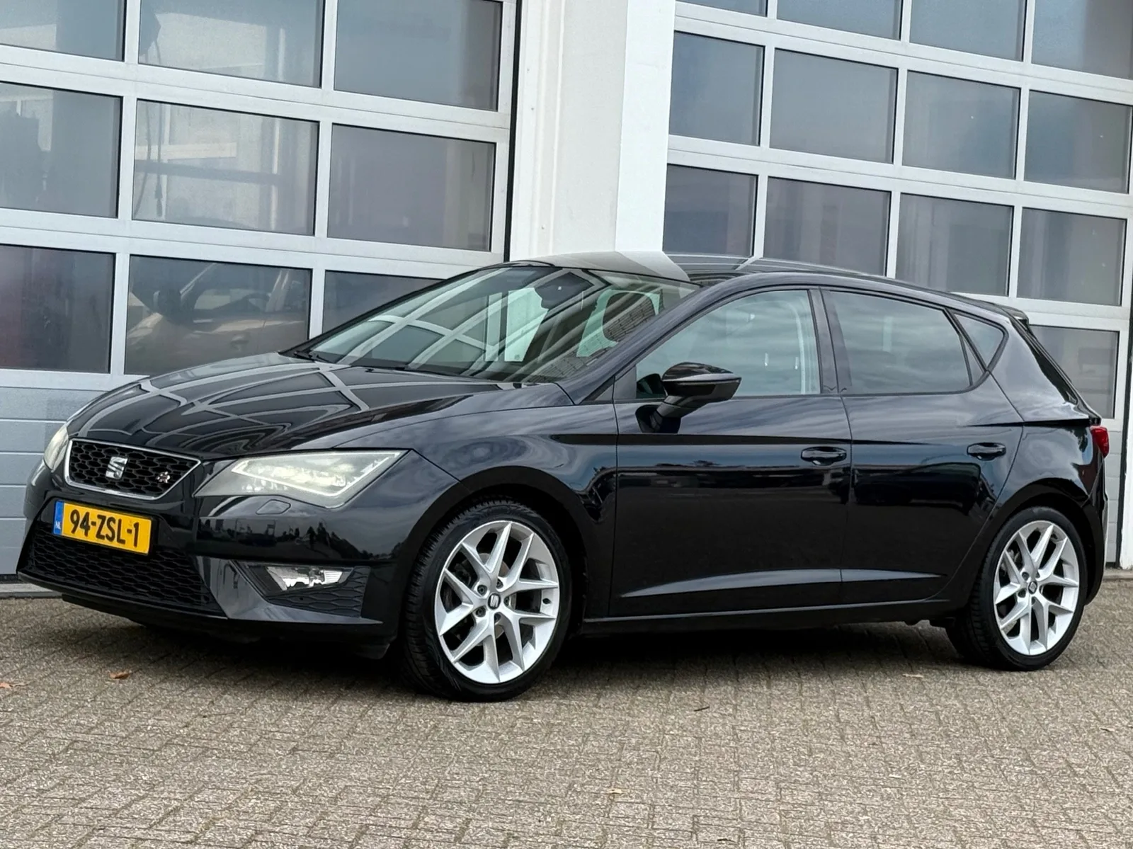 SEAT Leon (2013) — foto 1