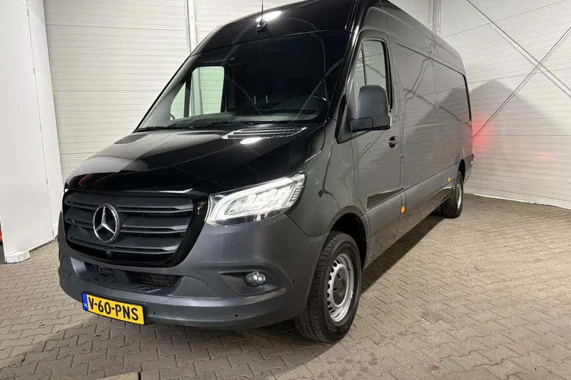 Mercedes-Benz Sprinter (2023)