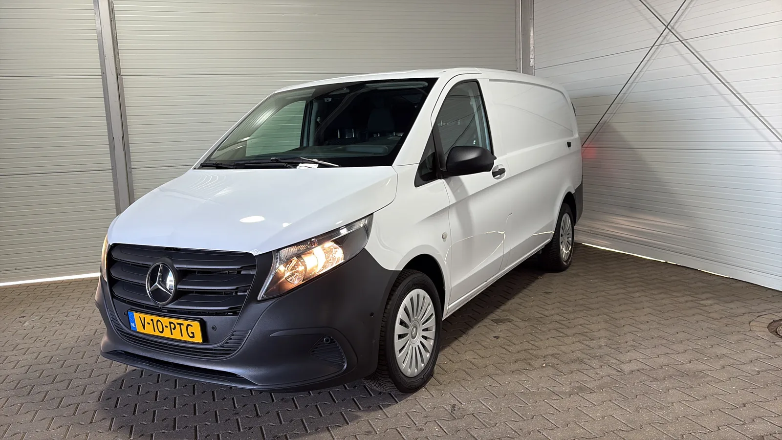 Mercedes-Benz Vito (2024) — foto 1