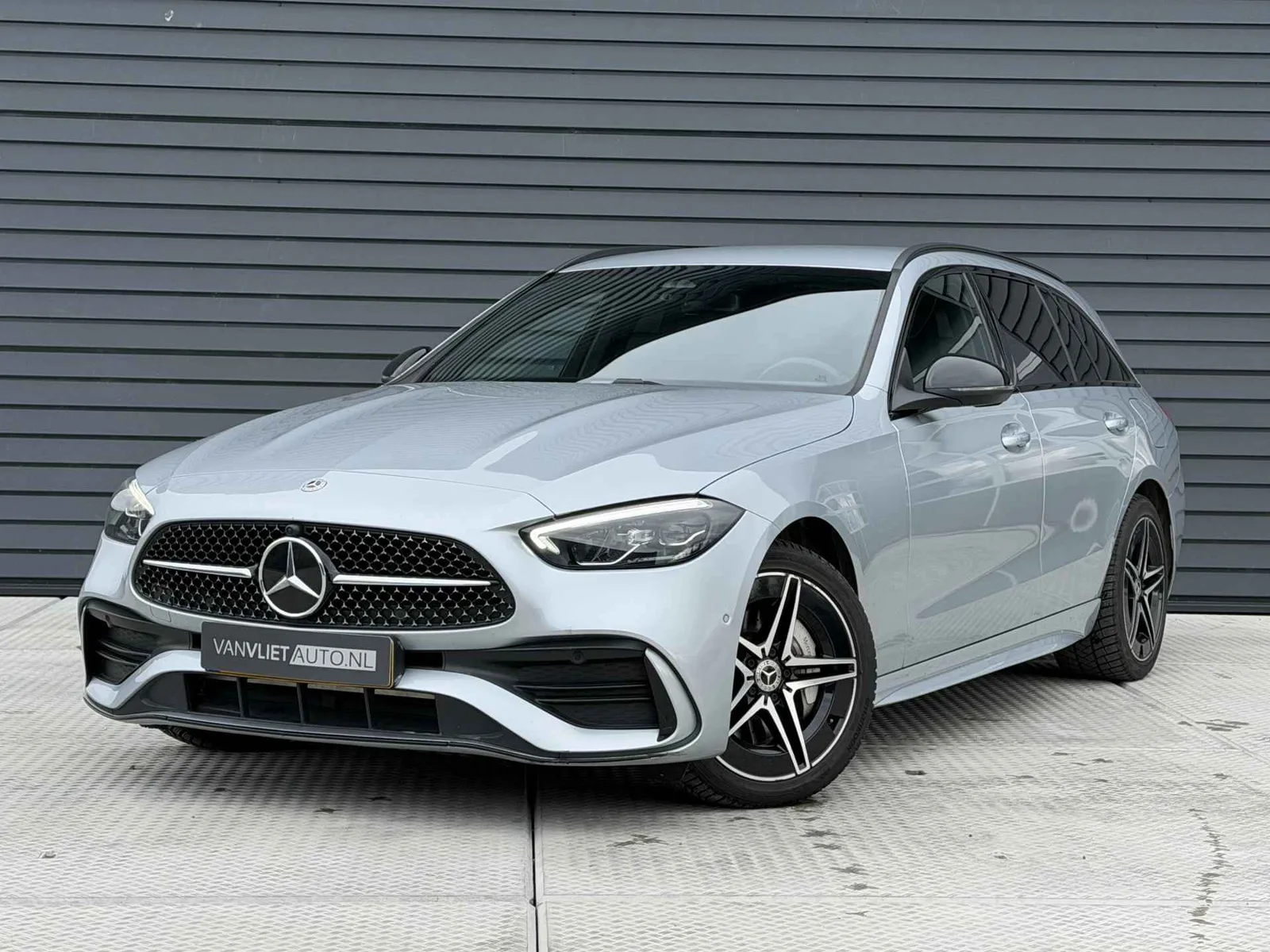 Mercedes-Benz C-Klasse (2023) — foto 1