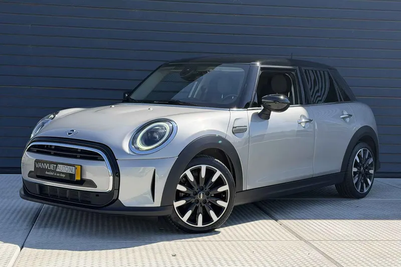 MINI Cooper (2023)