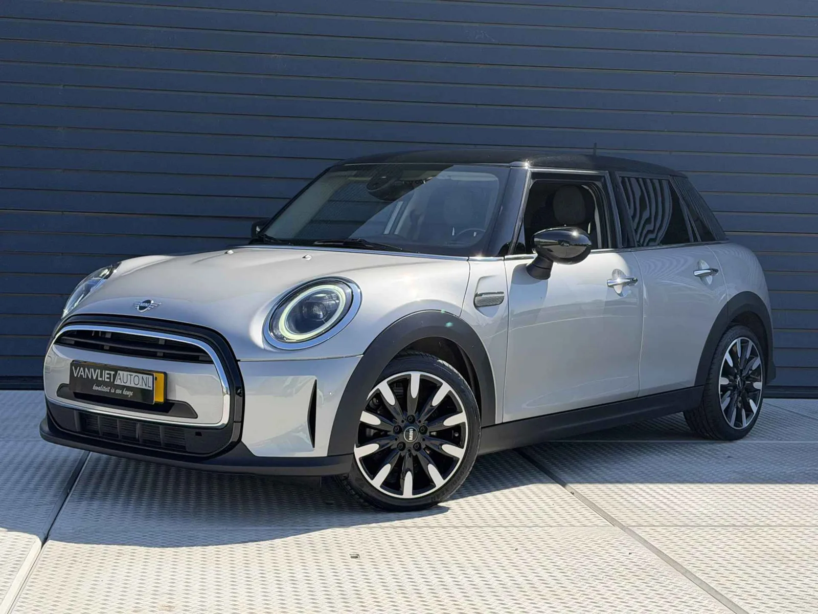 MINI Cooper (2023) — foto 1