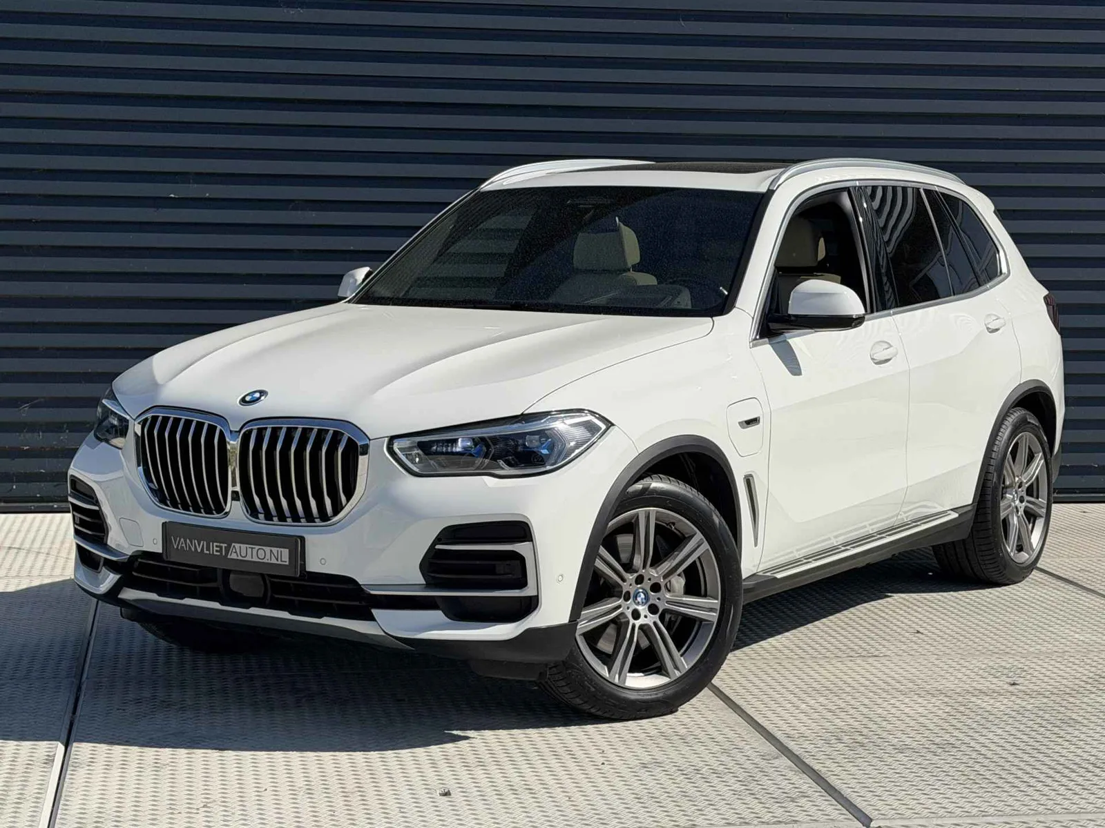 BMW X5 (2021) — foto 1