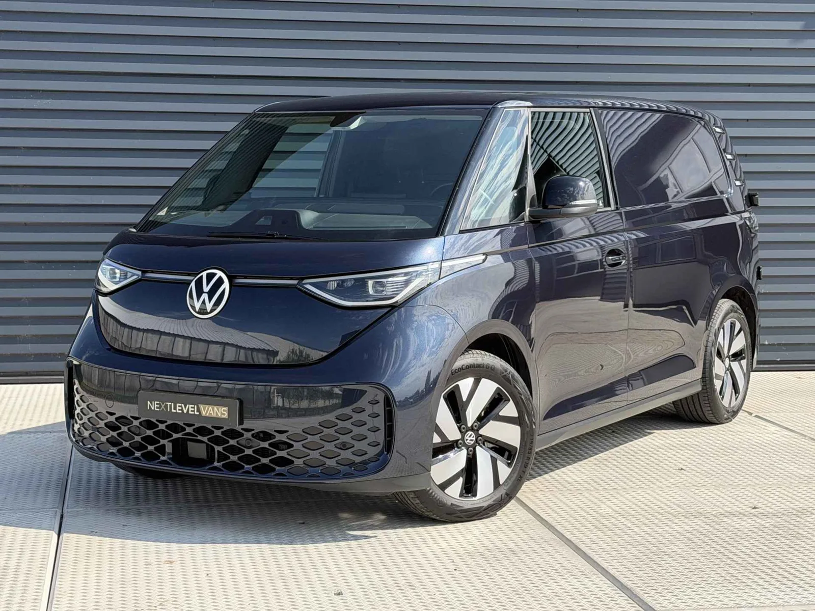 Volkswagen ID. Buzz Cargo (2025) — foto 1