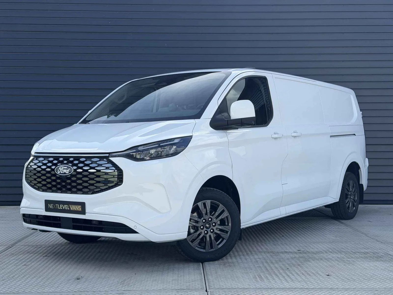 Ford E-Transit Custom (2026) — foto 1