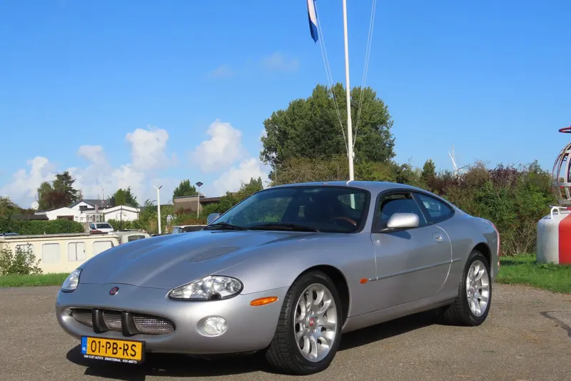 Jaguar XKR (2001)