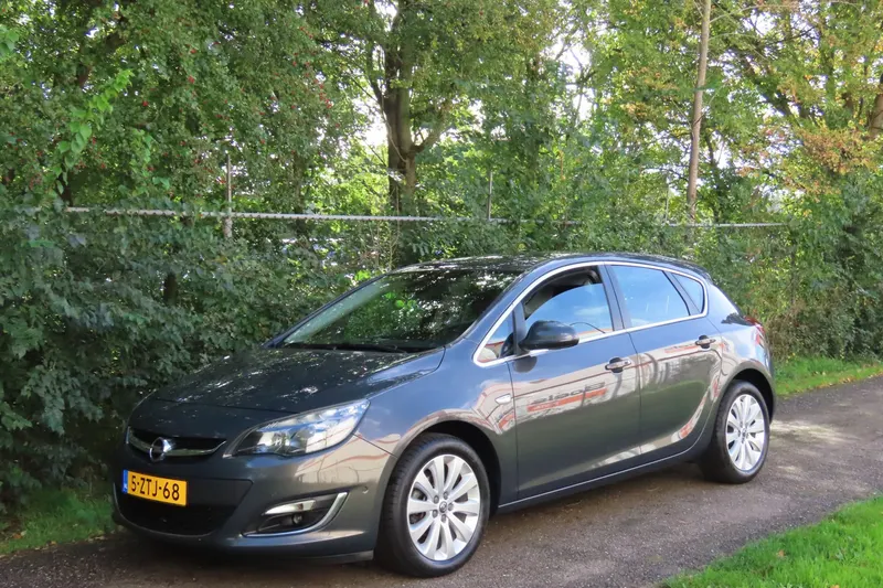 Opel Astra (2014)