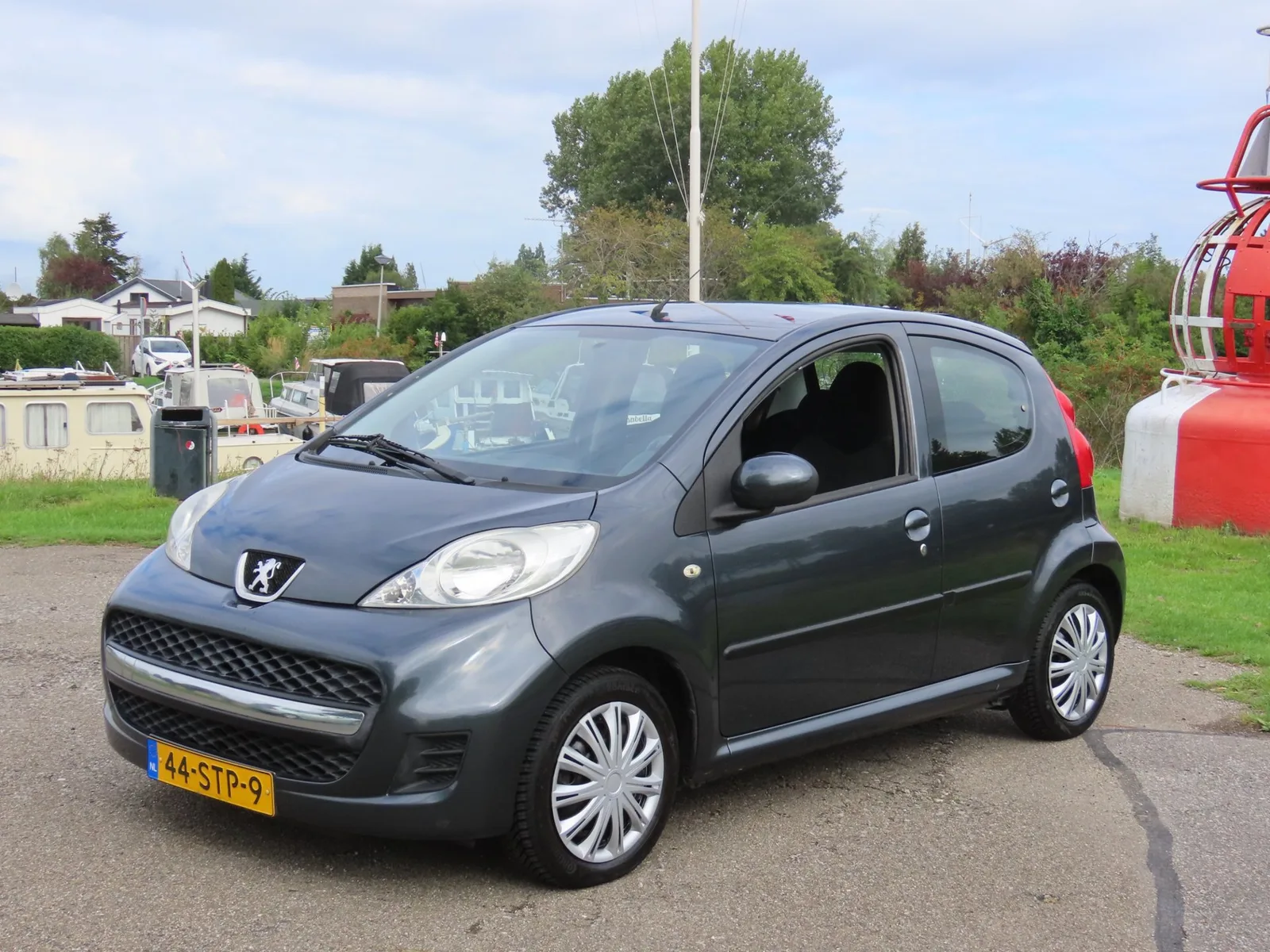 Peugeot 107 (2011) — foto 1