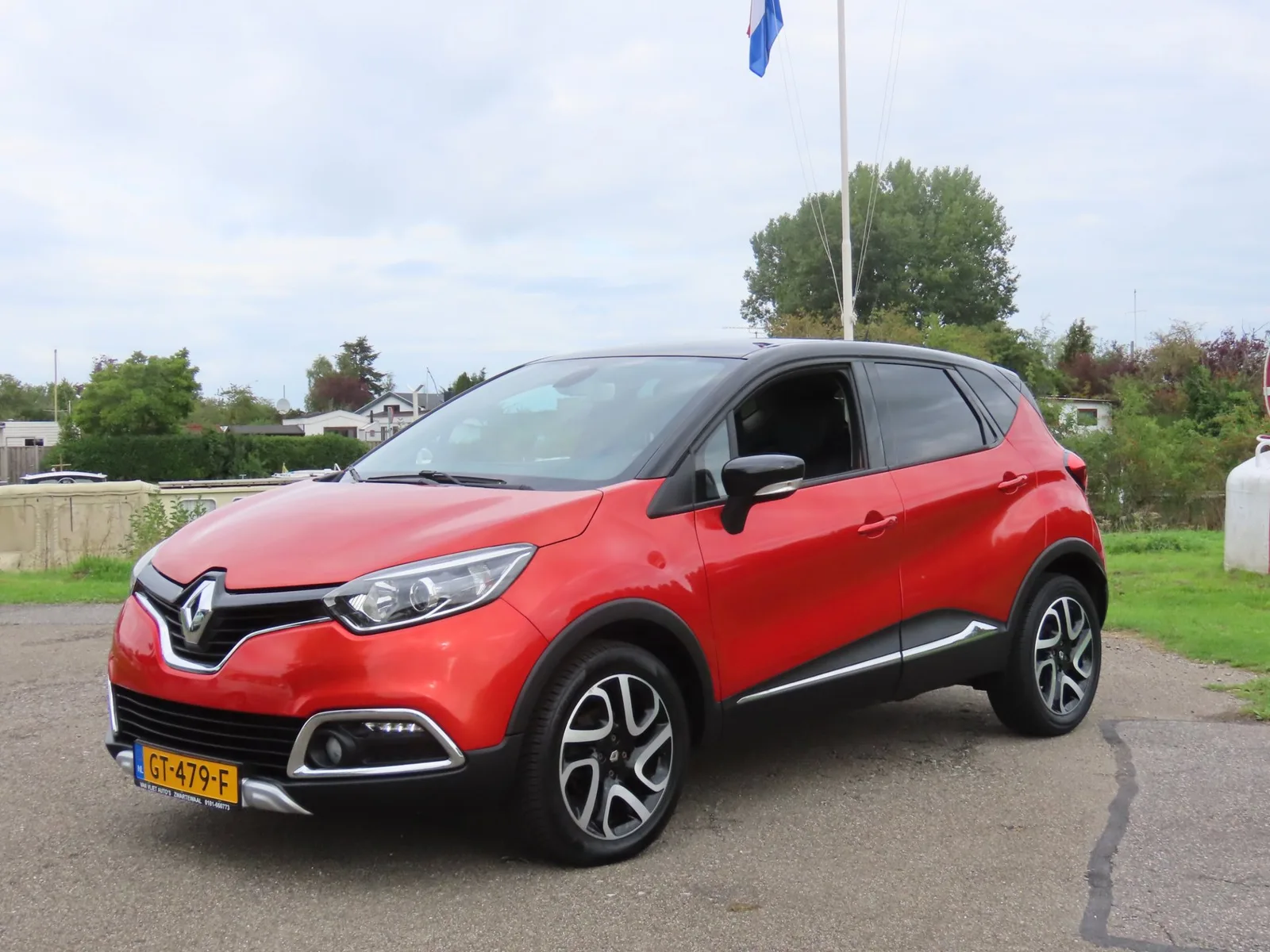Renault Captur (2015) — foto 1
