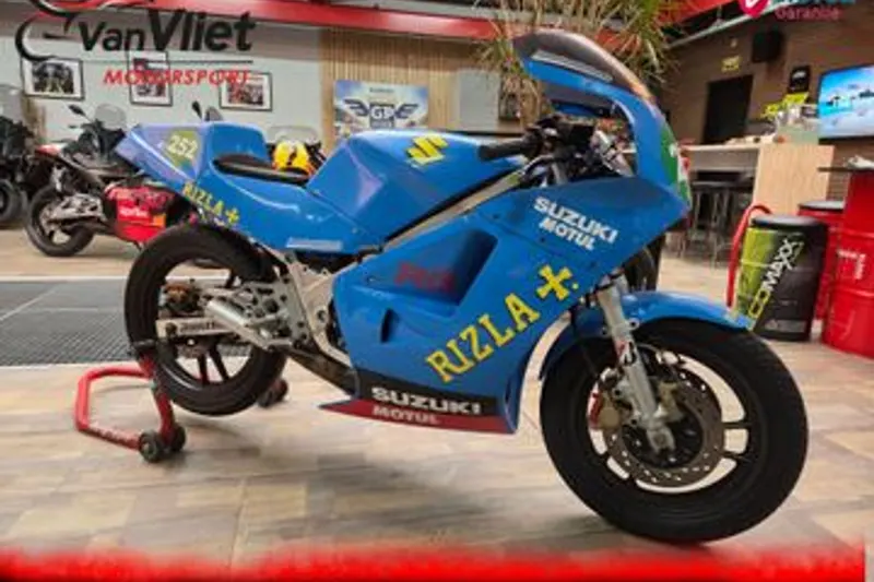 Suzuki RG 250 (1987)