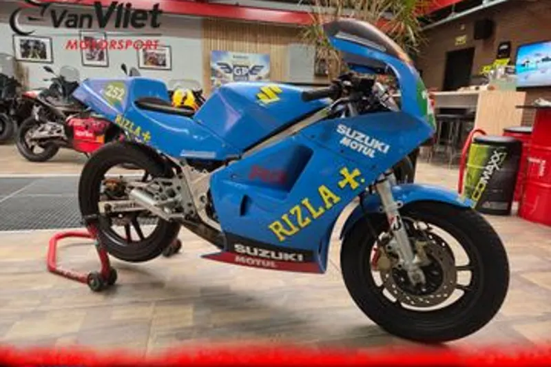 Suzuki RG 250 (1987)