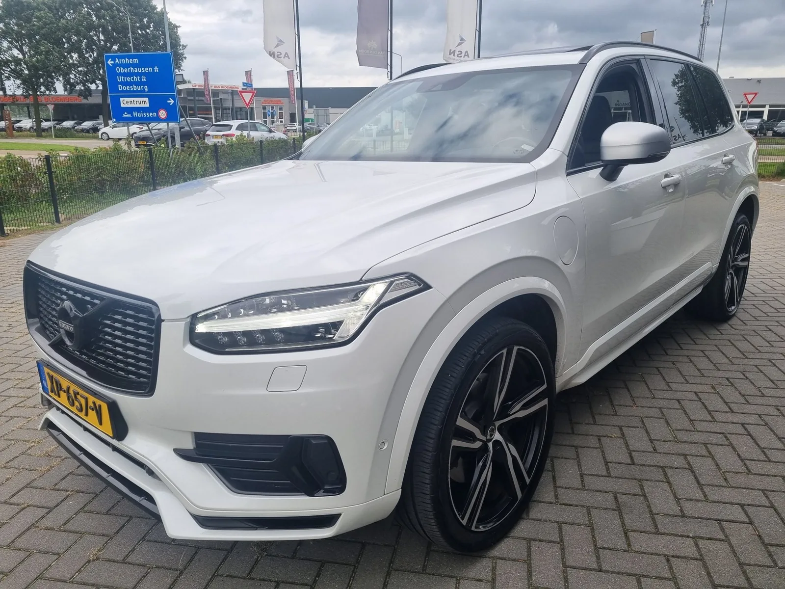 Volvo XC90 (2016) — foto 1
