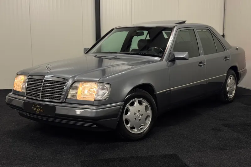 Mercedes-Benz 280 (1993)