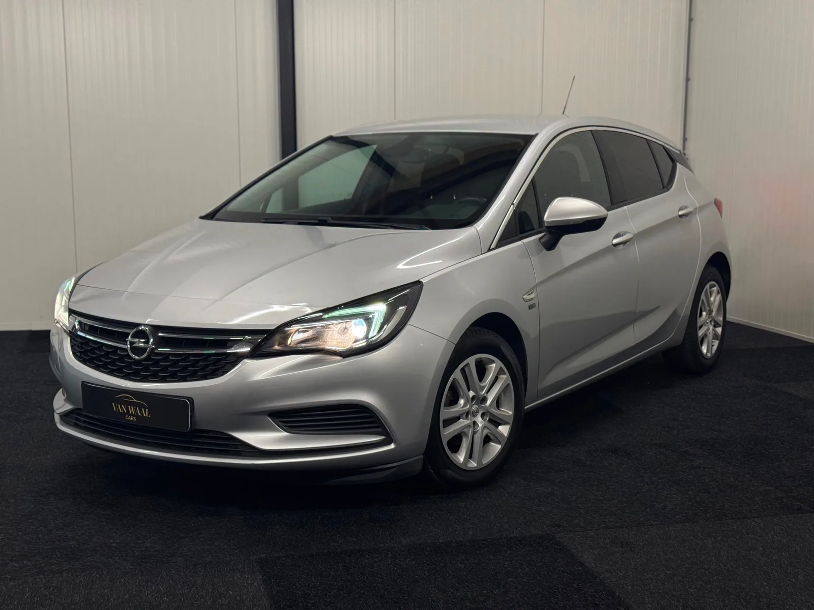 Opel Astra (2019) — foto 1